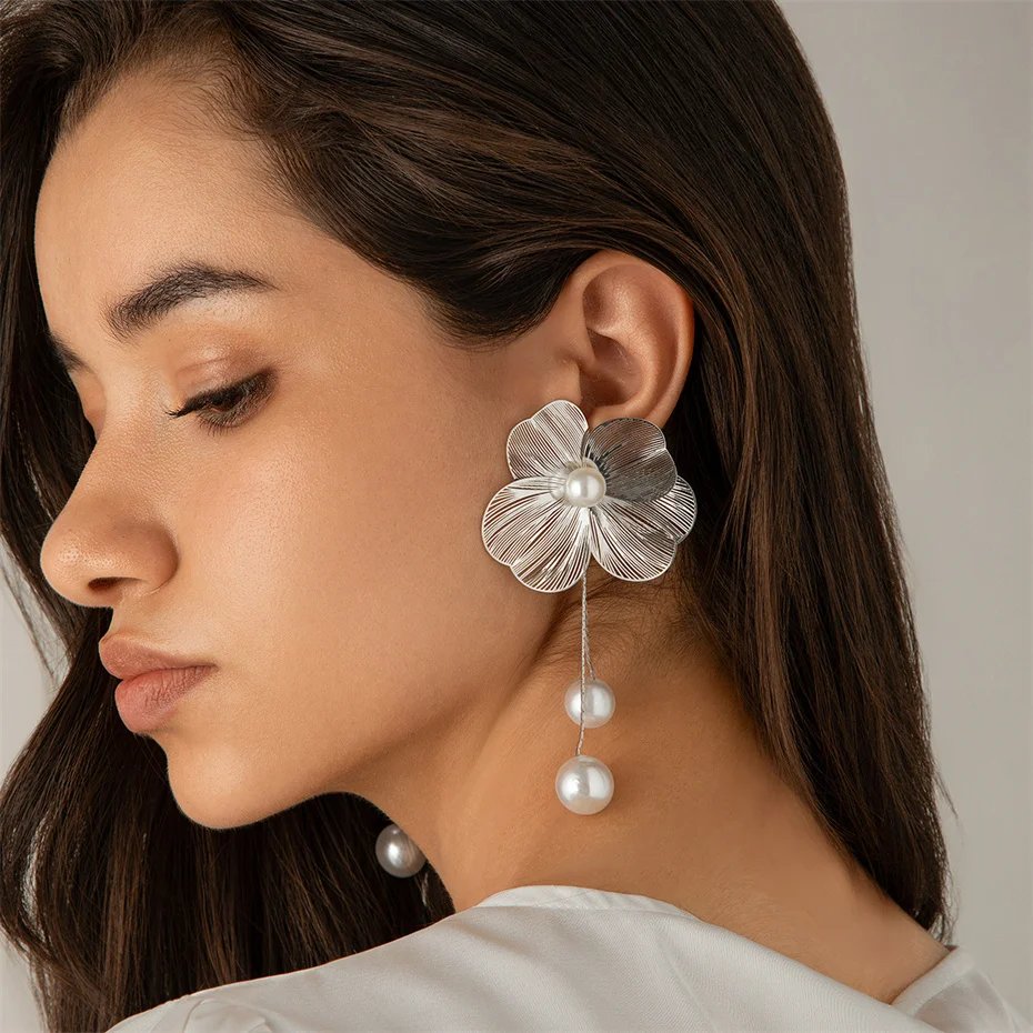 Romantic Flower Petal Long Tassel Drop Earrings for Women 2024 Trend Imitation Pearl Hanging Piercing Earrings Wed Jewelry Gift