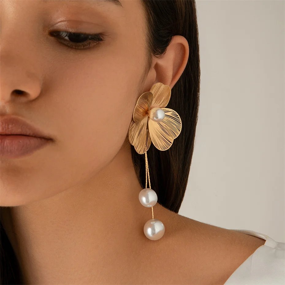 Romantic Flower Petal Long Tassel Drop Earrings for Women 2024 Trend Imitation Pearl Hanging Piercing Earrings Wed Jewelry Gift