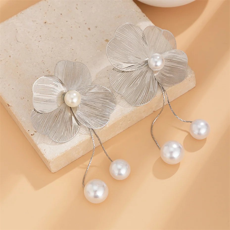 Romantic Flower Petal Long Tassel Drop Earrings for Women 2024 Trend Imitation Pearl Hanging Piercing Earrings Wed Jewelry Gift