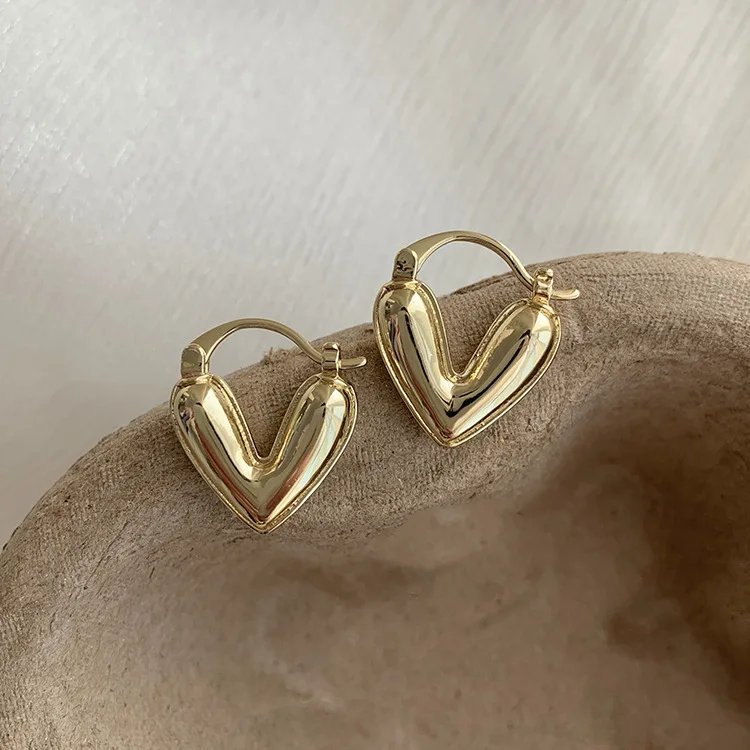 2023 Trendy Heart Stud Earrings For Women Korean Elegant Light Luxury Love Dangle Earring Fashion Simple Drop Jewelry Girls Gift